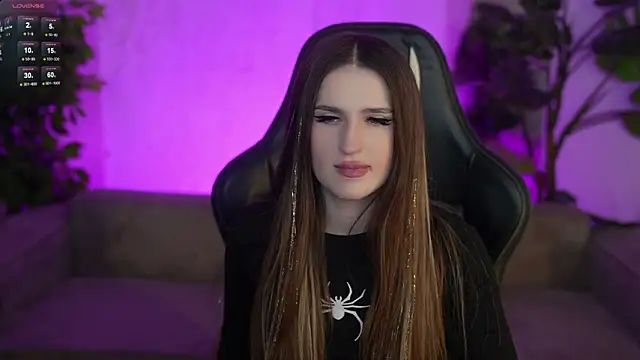 Snapshot of Goldie_Flame chatting on February 6, 2026, 12:48 am Goldie Flame online show from February 6, 2026, 12:48 am