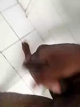 jsmorenoo online show from October 28, 2025, 5:59 pm