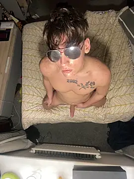 Snapshot of naughtyboy0124 chatting on February 7, 2026, 1:37 pm naughtyboy0124 online show from February 7, 2026, 1:37 pm