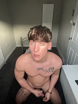 Snapshot of naughtyboy0124 chatting on March 5, 2026, 4:25 pm naughtyboy0124 online show from March 5, 2026, 4:25 pm