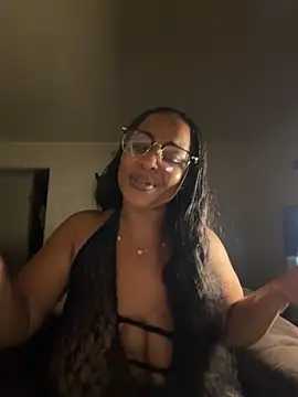 yummy0322 online show from November 1, 2025, 3:30 am