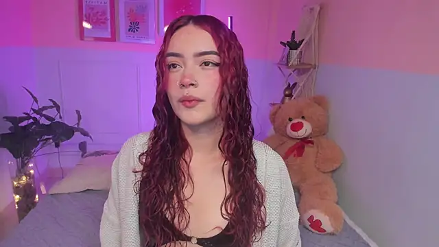 Camila Rivers online show from December 2, 2025, 4:18 am