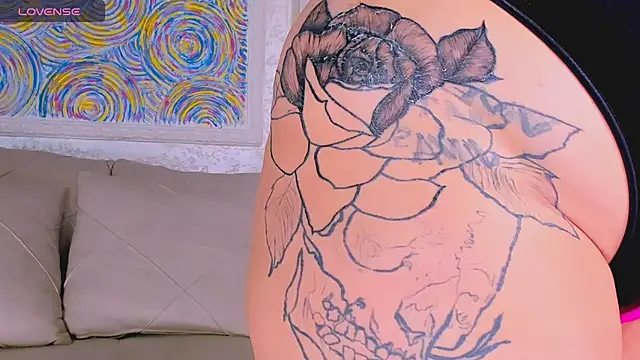 marrenaa online show from September 28, 2025, 4:18 am