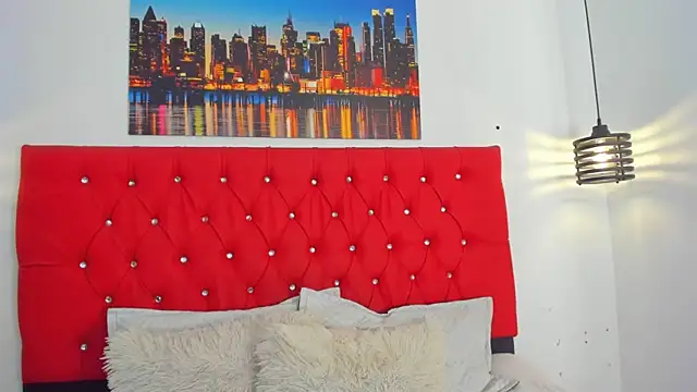 carolinacrus01 online show from February 28, 2026, 6:09 pm