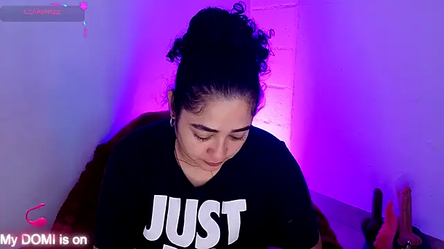 Snapshot of _kat_1995 chatting on October 7, 2025, 10:07 pm kat 1995 online show from October 7, 2025, 10:07 pm