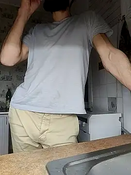 maikll989 online show from December 14, 2025, 10:47 pm