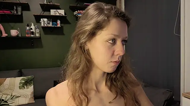 Eveline Beauty Kitty online show from December 15, 2025, 4:11 pm