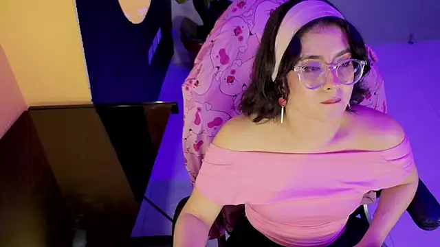 LiLLiAnderson online show from October 12, 2025, 11:53 am