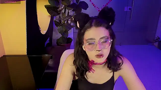 LiLLiAnderson online show from March 17, 2026, 11:57 am