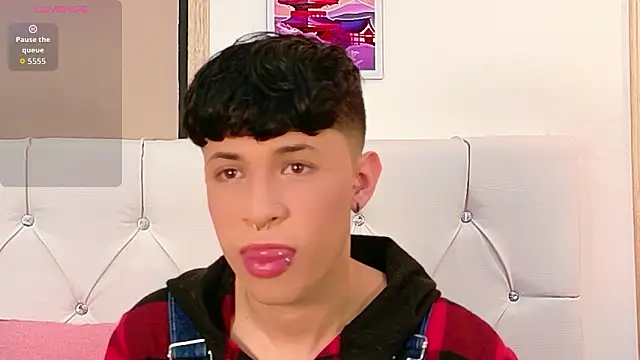 Axel  Evans online show from March 21, 2026, 11:48 am