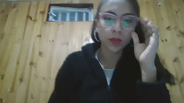 Roselingalvis13 online show from September 28, 2025, 2:28 am