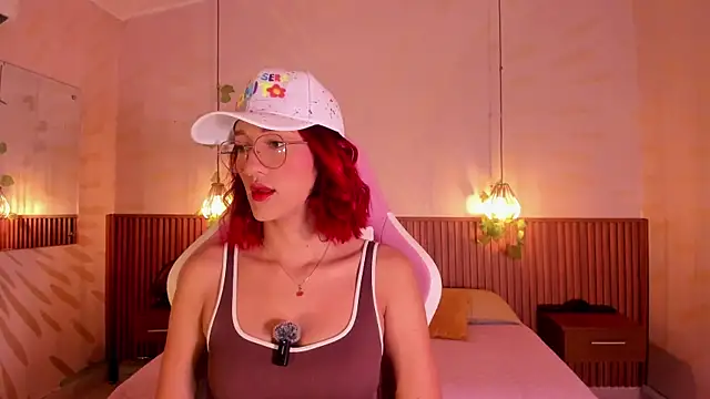 daphne courtis online show from February 10, 2026, 3:10 am