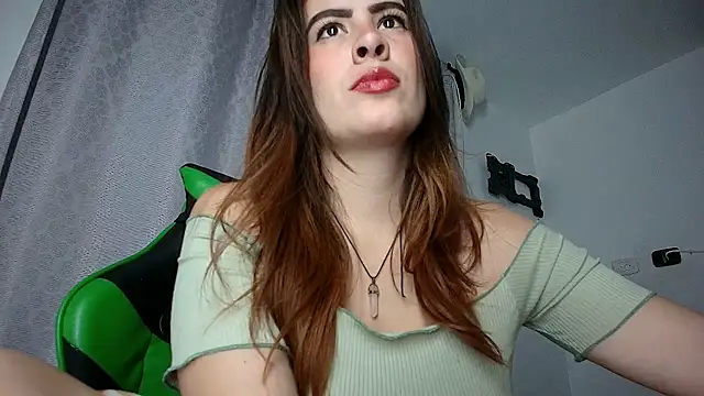 Snapshot of ImSophieFox chatting on February 25, 2026, 3:38 am ImSophieFox online show from February 25, 2026, 3:38 am