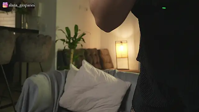 alana gasparini online show from January 18, 2026, 2:04 am