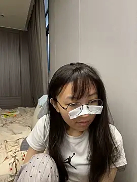 haiyan125216 online show from September 29, 2025, 9:14 am