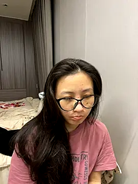 haiyan125216 online show from October 15, 2025, 11:10 am