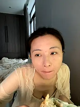 haiyan125216 online show from December 4, 2025, 8:45 am