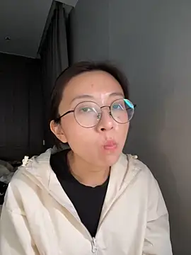 haiyan125216 online show from February 9, 2026, 1:26 pm