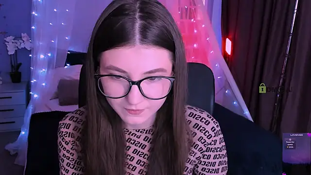 lissa night online show from December 19, 2025, 10:22 am