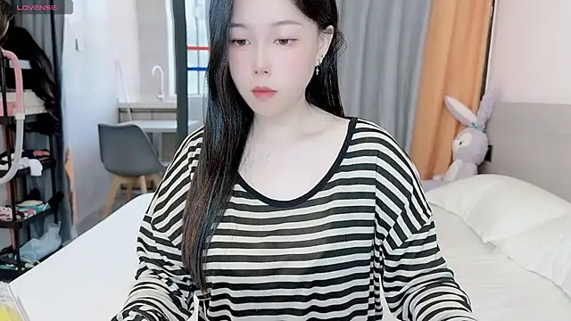 Bella Ava online show from October 17, 2025, 6:16 am