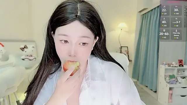 Bella Ava online show from June 4, 2026, 11:55 pm