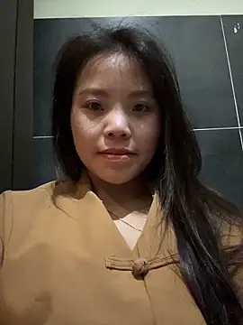 Snapshot of Bella_7777 chatting on May 15, 2026, 12:01 pm Bella 7777 online show from May 15, 2026, 12:01 pm