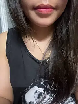 Snapshot of Bella_7777 chatting on May 27, 2026, 4:15 pm Bella 7777 online show from May 27, 2026, 4:15 pm