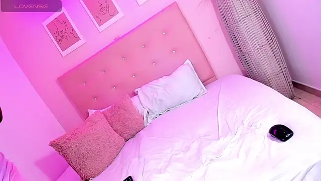 ANNIE DOLCE  online show from November 23, 2025, 12:16 pm