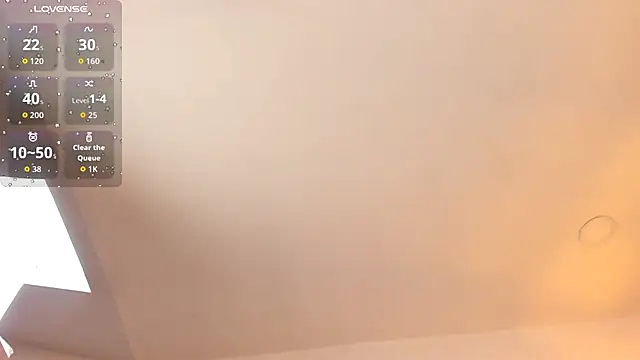 Hanna Cornee  online show from October 20, 2025, 1:33 pm