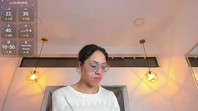 Hanna Cornee  online show from January 15, 2026, 12:43 pm