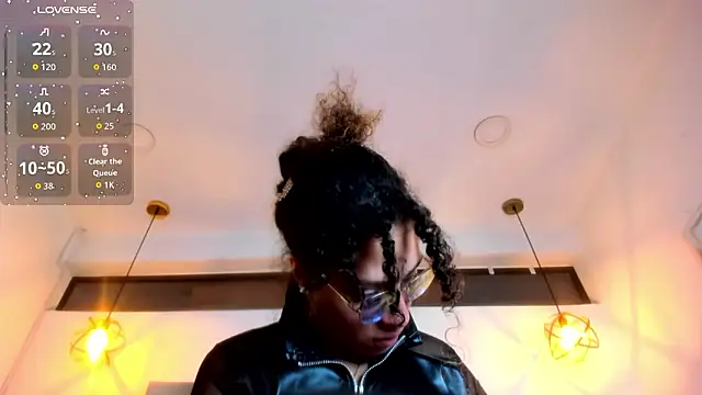 Hanna Cornee  online show from February 23, 2026, 12:24 pm