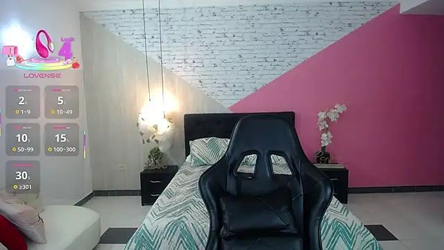 sophia brunette  online show from September 27, 2025, 12:21 pm