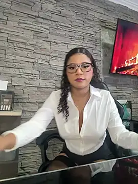 sophia brunette  online show from March 14, 2026, 12:21 pm