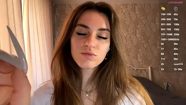 miainheat online show from October 8, 2025, 8:34 am