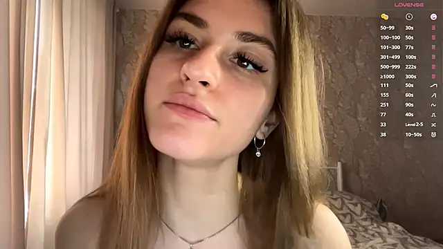 miainheat online show from October 14, 2025, 9:10 am