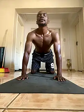 Snapshot of BaggyDirt chatting on November 5, 2025, 6:35 am BaggyDirt online show from November 5, 2025, 6:35 am