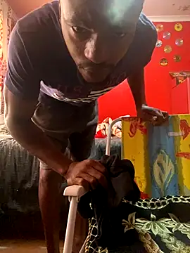 Snapshot of BaggyDirt chatting on November 23, 2025, 7:08 am BaggyDirt online show from November 23, 2025, 7:08 am