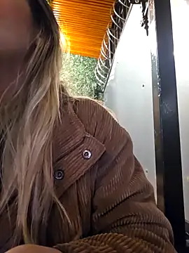 VesperVelvet online show from March 21, 2026, 3:11 am