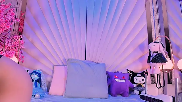 VesperVelvet online show from April 10, 2026, 5:23 am