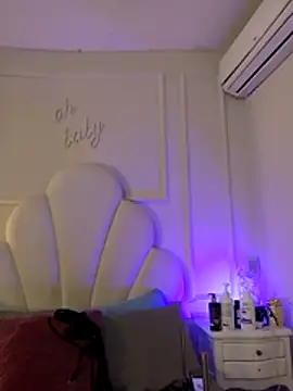 Snapshot of Kaylachannell chatting on March 3, 2026, 3:34 am Kaylachannell online show from March 3, 2026, 3:34 am