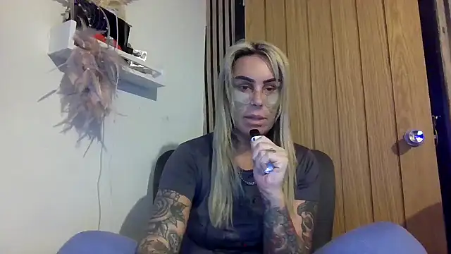 poppyinga1 online show from February 23, 2026, 4:48 pm