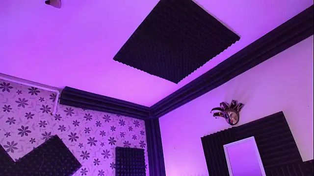 Mihadttraf online show from April 19, 2026, 6:10 pm