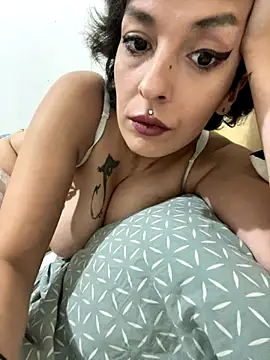 Piggiteablacktea online show from September 24, 2025, 8:01 pm