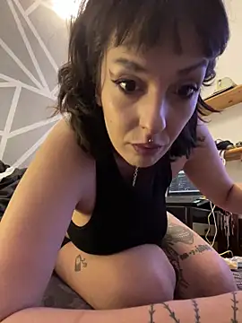 Piggiteablacktea online show from June 14, 2026, 1:46 pm