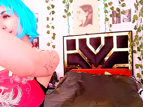 lucywhite13 online show from October 25, 2025, 4:35 pm