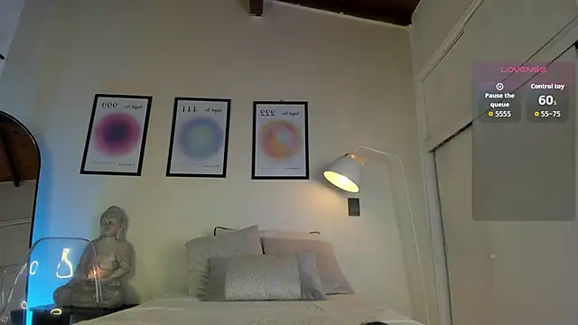 AriaMuse online show from December 14, 2025, 2:11 pm