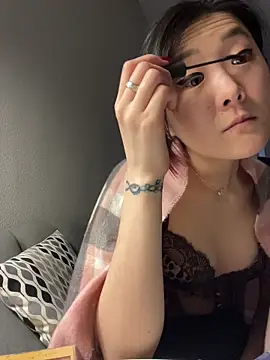 AikoYamada online show from November 14, 2025, 5:28 am