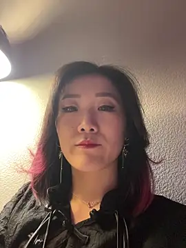 AikoYamada online show from November 30, 2025, 6:28 am