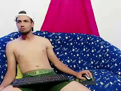 cristian-gp online show from November 14, 2025, 3:05 am