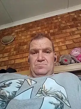 wallacelegend online show from November 4, 2025, 1:43 pm